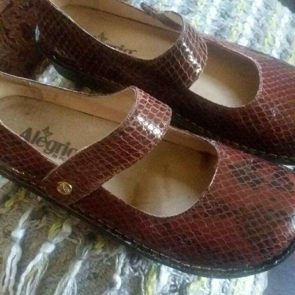 Algeria Shoes
